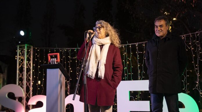 A Sant Feliu continua la polèmica: ocupen la pista de gel com acte de protesta