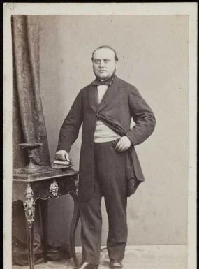 Esplugues: Vidal i Ribas, esborrat per esclavista