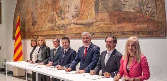L’Ajuntament baixllobregatí d’Esplugues signa el conveni per a la construcció del nou Hospital Clínic