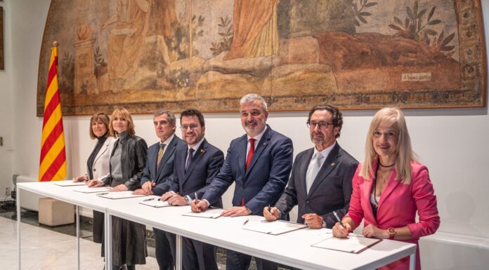 L’Ajuntament baixllobregatí d’Esplugues signa el conveni per a la construcció del nou Hospital Clínic