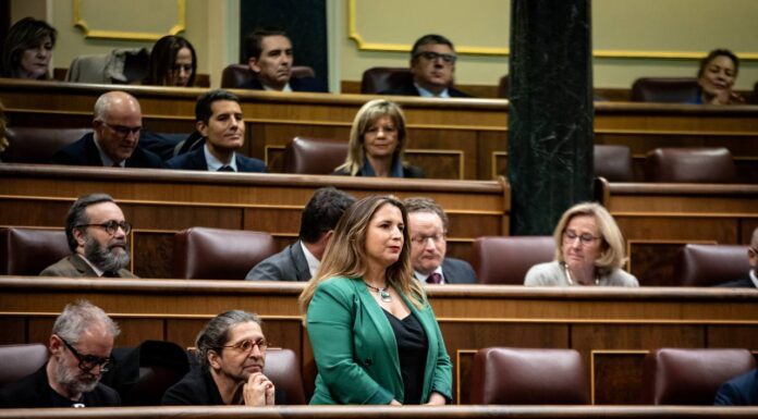 La baixllobregatina, Candela López, pren possessió de l’acta de diputada al Congrés, amb la promesa de treballar “perquè la ciutadania guanyi drets i vida”