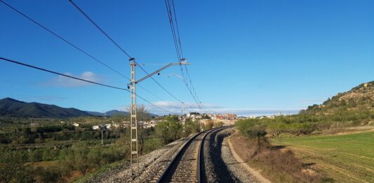 Renfe oferirà 400 trajectes diaris en autobús per garantir la mobilitat a les línies R4 i R8, a causa del tall per obres entre Castellbisbal i Molins de Rei
