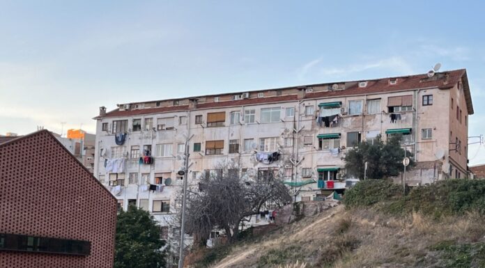 Esplugues reubica el 68% de les famílies de l’edifici El Barco