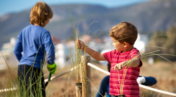La regressió del litoral i la problemàtica dels microplàstics centren la 7a edició de l’Acció Platges Met(ropolitanes)