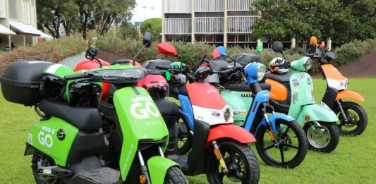 L’AMB atorga 10.000 llicències per estendre la moto elèctrica compartida a vuit municipis