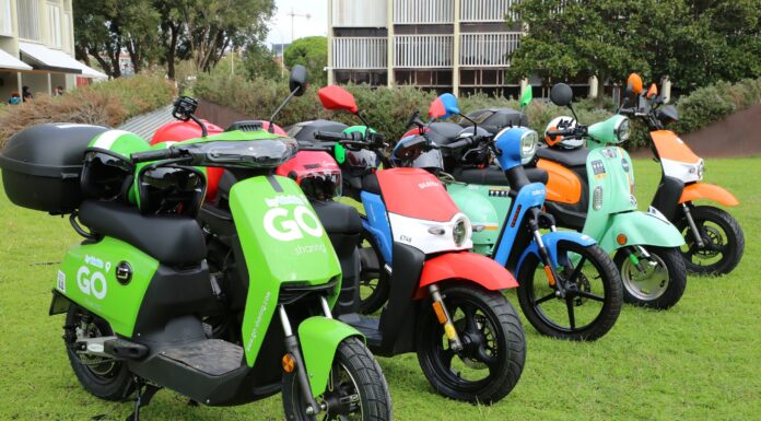 L’AMB atorga 10.000 llicències per estendre la moto elèctrica compartida a vuit municipis