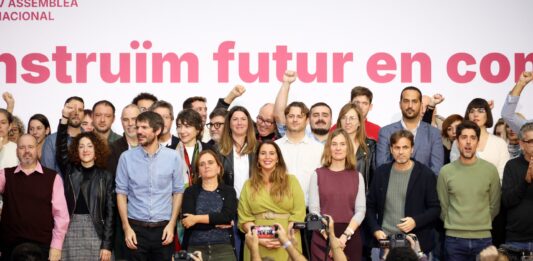 Fort pes del Baix Llobregat als Comuns: Candela López, Coordinadora nacional, Lídia Muñoz, Organització, i Claudio Carmona, Municipalisme