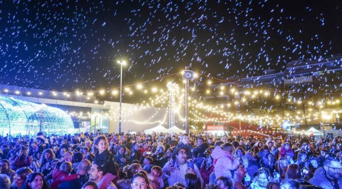 Ja és Nadal a Esplugues: la ciutat ja llueix il.luminada i ha començat un mes farcit d’activitats nadalenques