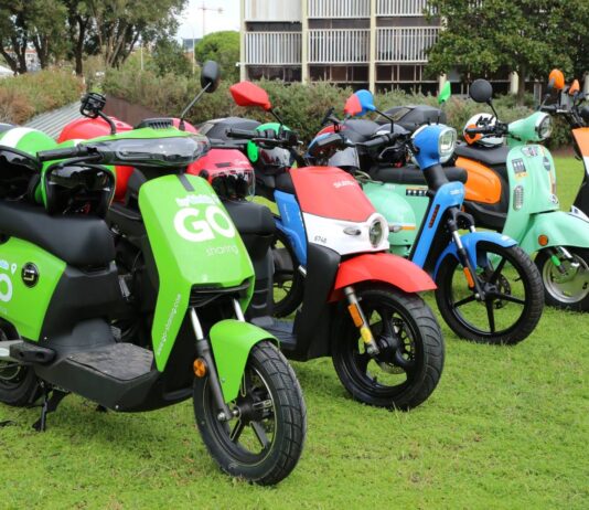 Dos dels cinc operadors de motocicletes compartides a l’AMB renuncien a oferir el servei