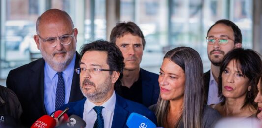 Junts anuncia un acord amb el govern espanyol per connectar l’aeroport del Prat amb l’AVE