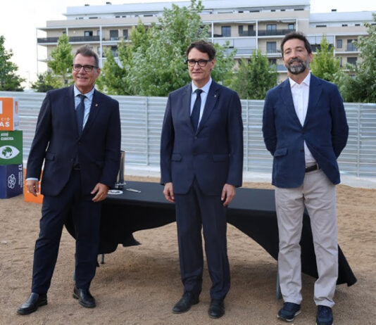 Illa encapçala la col·locació de la primera pedra d’una promoció d’habitatge protegit a Martorell