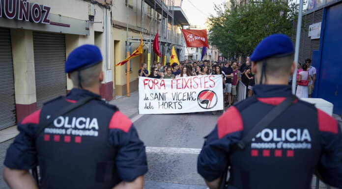 Vox fracassa a Sant Vicenç dels Horts mentre els Comuns denuncien Abascal davant la Fiscalia