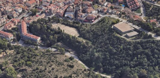 Avancen les obres de soterrament de la línia de mitja tensió, al camí de la Font de Sant Josep de Sant Vicenç dels Horts