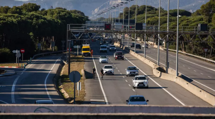 Comença una prova pilot per reduir el soroll nocturn a la C‑31 entre Gavà i Castelldefels: la velocitat màxima baixa a 70 km/h