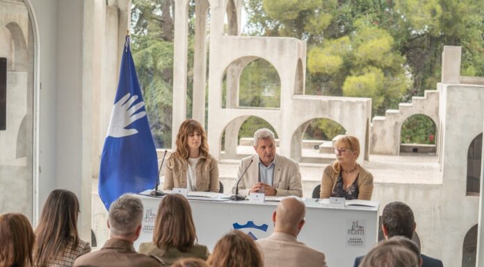 Conveni amb les entitats de comerç d’Esplugues, per a l’Any Xavier Corberó