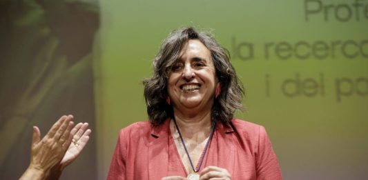 Sant Feliu: Una Medalla de la Ciutat a petició de la ciutadania per a una gran arxivera, M. Luz Retuerta