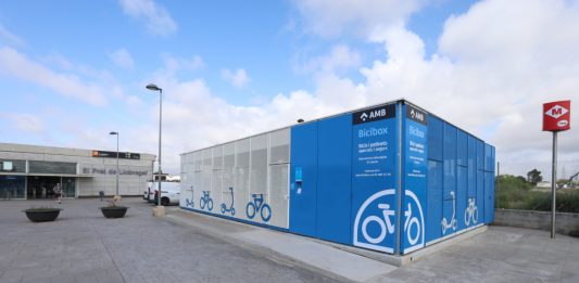 El Prat estrena un nou aparcament Bicibox de gran capacitat a l’estació de Rodalies amb 61 places per a bicicletes i patinets