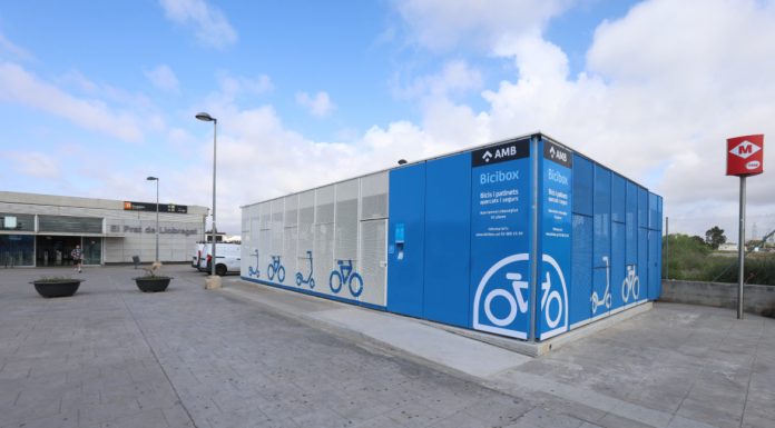 El Prat estrena un nou aparcament Bicibox de gran capacitat a l’estació de Rodalies amb 61 places per a bicicletes i patinets