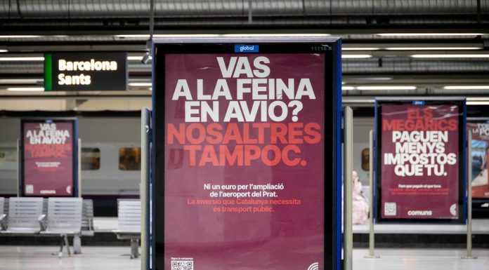 Els Comuns despleguen una campanya arreu de Catalunya contra l’ampliació de l’aeroport del Prat i en defensa de l’habitatge i una fiscalitat més progressiva