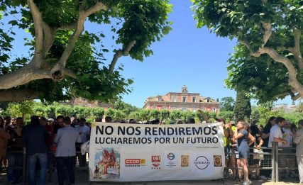 Els treballadors de Nissan criden contra l’ERO davant el Parlament