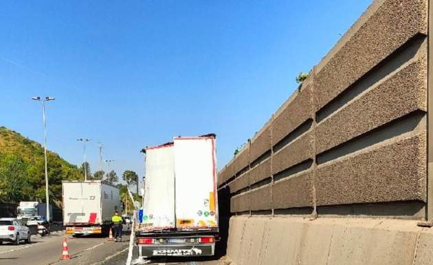 Prohibir els avançaments entre camions a l’AP7: la proposta dels Comuns