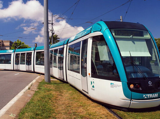 Tallada la connexió amb Barcelona en TRAM durant les Festes de Tardor de Sant Feliu