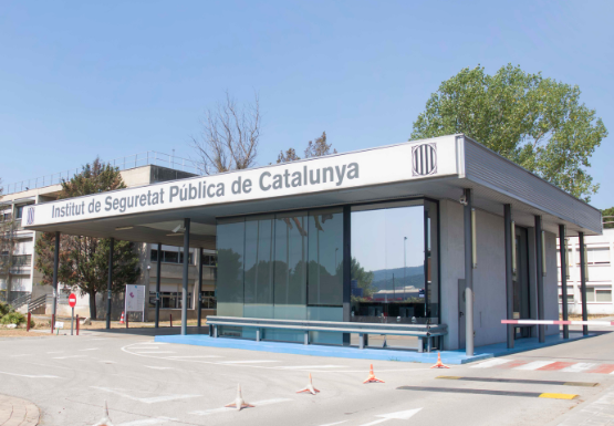 CCOO denuncia la “utilització comercial” de la nau del Prat on els aspirants a mossos recullen la seva uniformitat